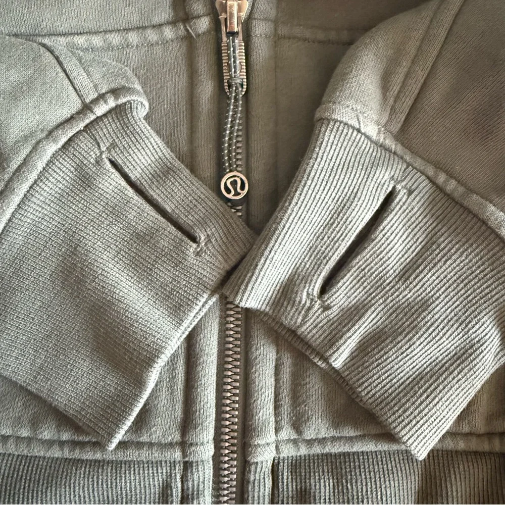 Lululemon Athletica Green Women's Zip Up Hoodie - Picture 7 of 7